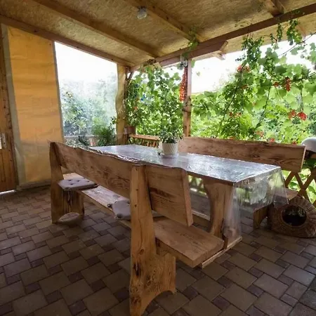 Zeljka Apartman Mundanije